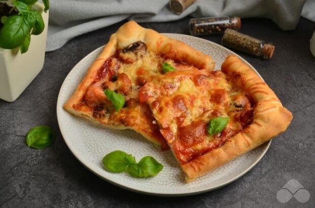 Pizza with sausages and mushrooms is a simple and delicious recipe with photos (step by step)