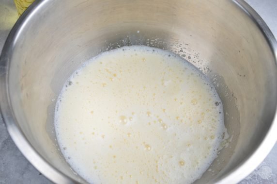 Tender rice flour pancakes: photo of recipe preparation, step 2