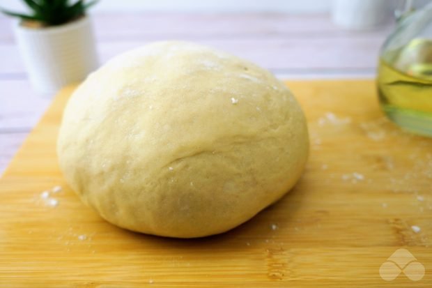 Pizza dough at home – a simple and delicious recipe with photos (step by step)