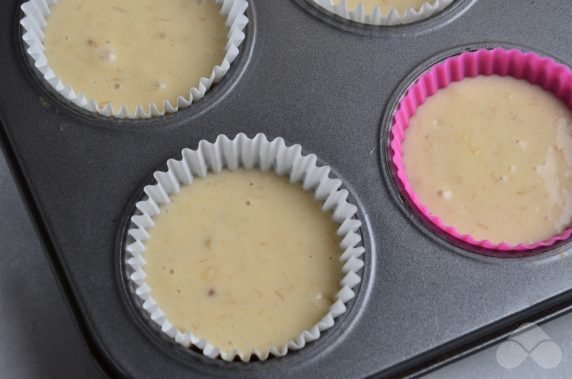Banana muffins: photo of recipe preparation, step 6