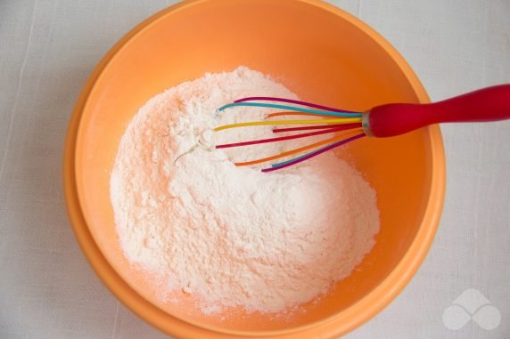 Kefir buns: photo of recipe preparation, step 1