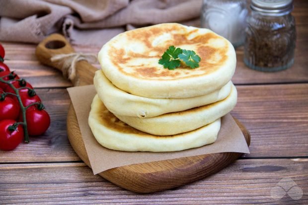 Khachapuri with cottage cheese and herbs in a frying pan – a simple and delicious recipe with photos (step by step)