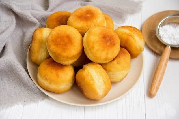 Doughnuts on water and dry yeast