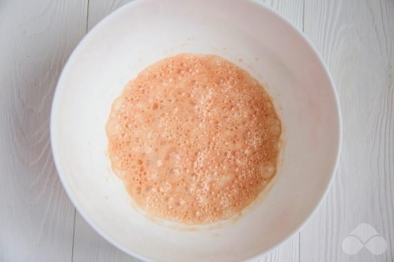 Doughnuts on water and dry yeast: photo of recipe preparation, step 1