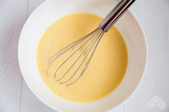 Doughnuts on water and dry yeast: photo of recipe preparation, step 2