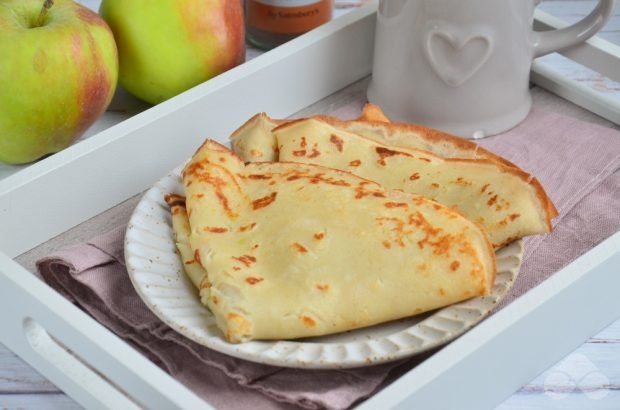 Pancakes with apple pie