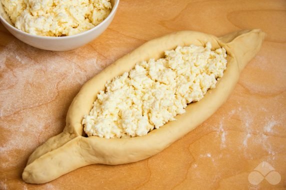 Adjarian khachapuri from ready: photo of recipe preparation, step 3