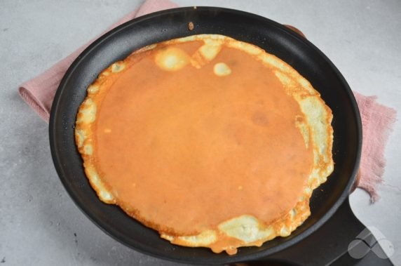 Honey pancakes with milk: photo of recipe preparation, step 6