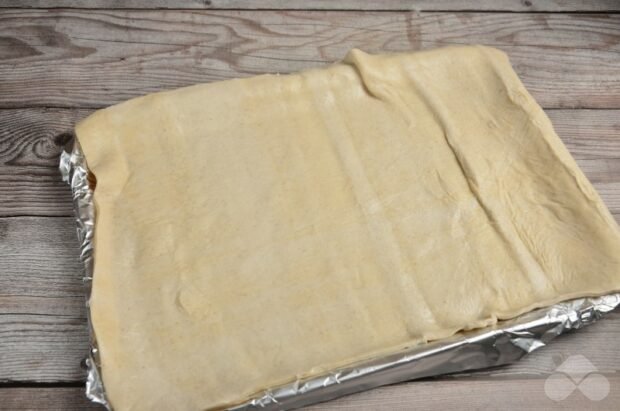 Pizza on puff pastry with sausages: photo of recipe preparation, step 1