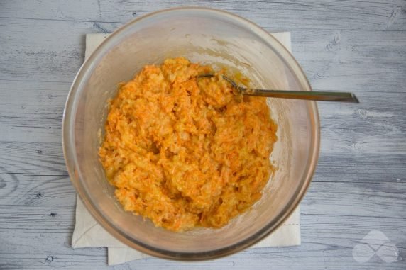 Carrot muffins: photo of recipe preparation, step 3