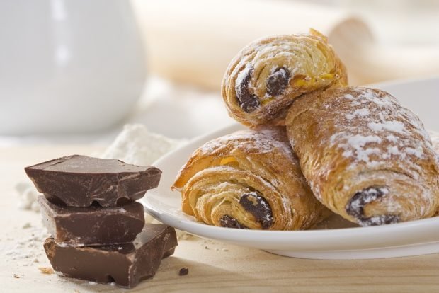 Puff pastry chocolate puffs