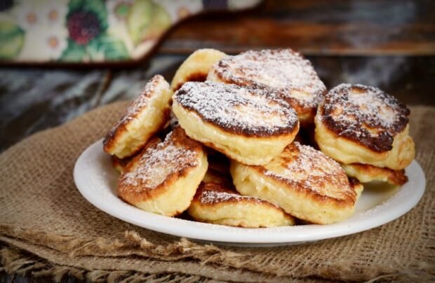 Fluffy pancakes on dry yeast