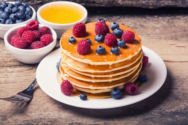 Tender pancakes on whey – a simple and delicious recipe, how to cook step by step