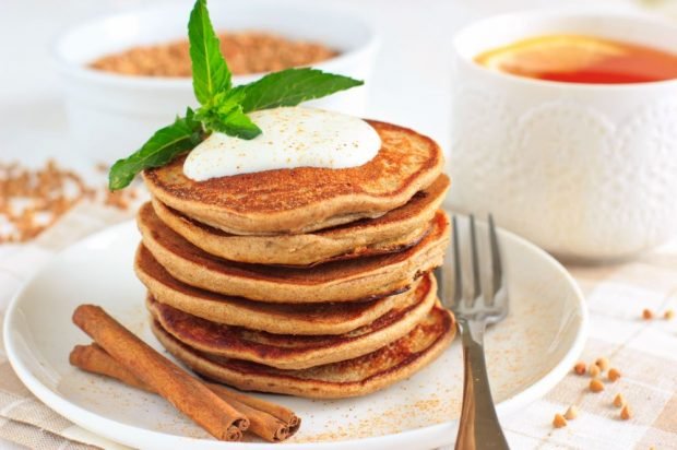 Oatmeal pancakes with cinnamon