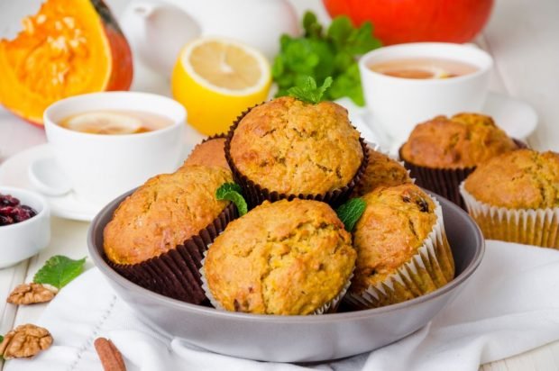 Pumpkin cupcakes with cinnamon