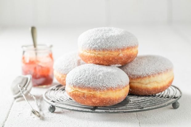 Donuts with strawberry jam – a simple and delicious recipe, how to cook step by step