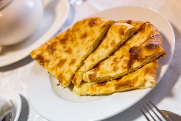 Pita bread khachapuri with cottage cheese 