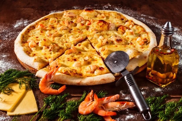 Shrimp pizza is a simple and delicious recipe, how to cook step by step