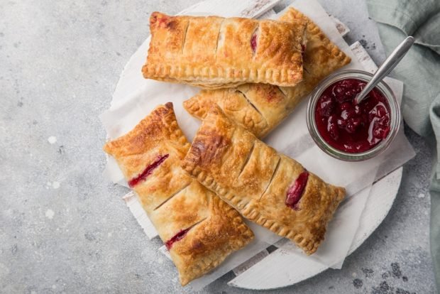 Berry puffs – a simple and delicious recipe, how to cook step by step