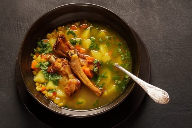 Soup with smoked pork ribs 