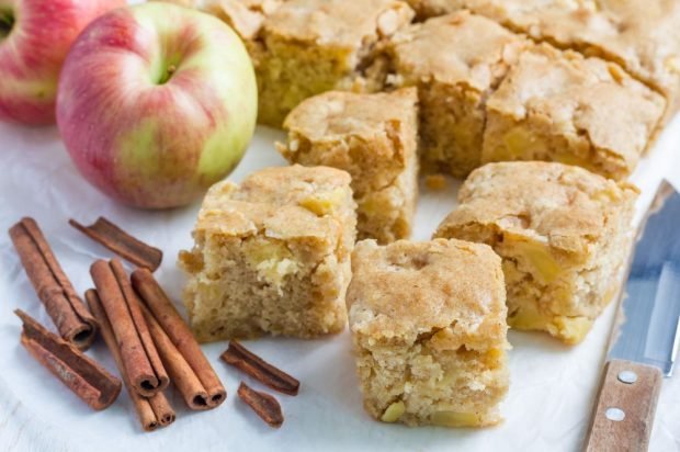 Charlotte with apples and cinnamon is a simple and delicious recipe, how to cook step by step