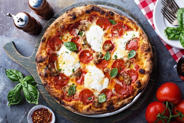 Italian pizza with ricotta