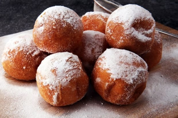 Donuts with ginger and cinnamon