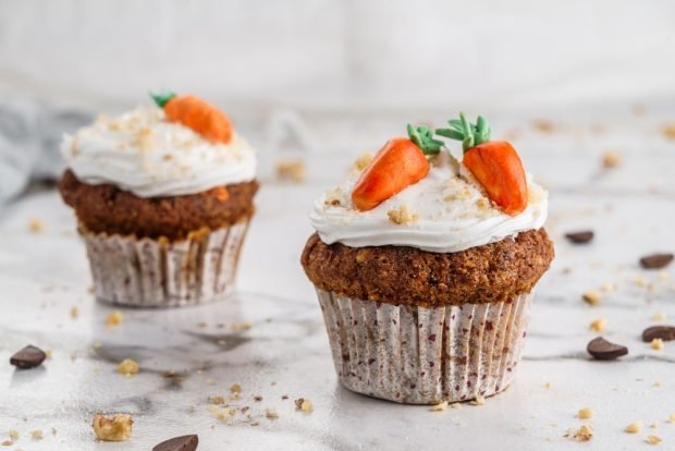 Carrot muffins with cottage cheese