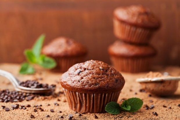 Cupcakes with condensed milk and cocoa