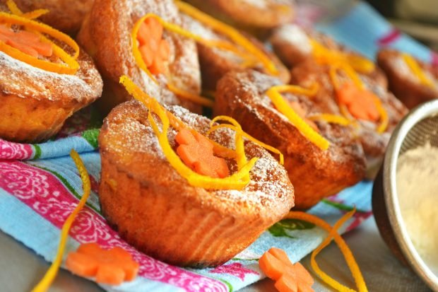 Carrot cupcakes with orange peel