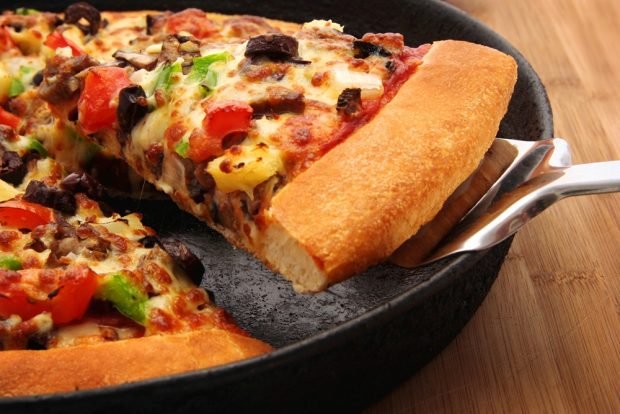 Mushroom pizza is a simple and delicious recipe, how to cook step by step