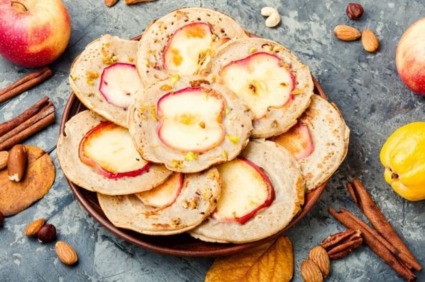 Unusual pancakes with apples