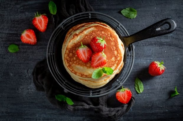 Corn pancakes on yogurt