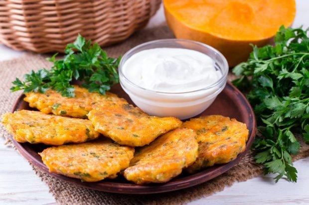 Pumpkin pancakes with herbs and garlic