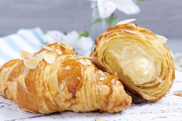 Croissants with custard