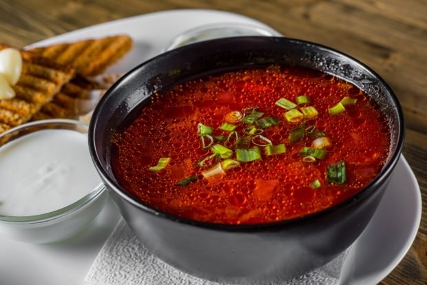 Borscht with prunes 