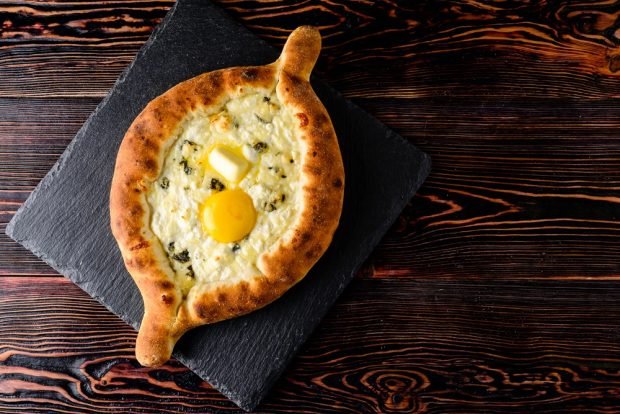 Adjarian khachapuri with cottage cheese 