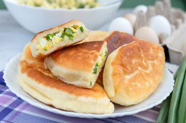 Fried pies with onion and egg – a simple and delicious recipe, how to cook step by step