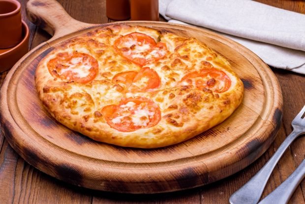 Khachapuri with tomatoes under cheese is a simple and delicious recipe, how to cook step by step