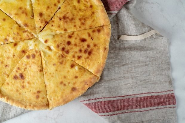 The laziest khachapuri in a frying pan is a simple and delicious recipe, how to cook step by step