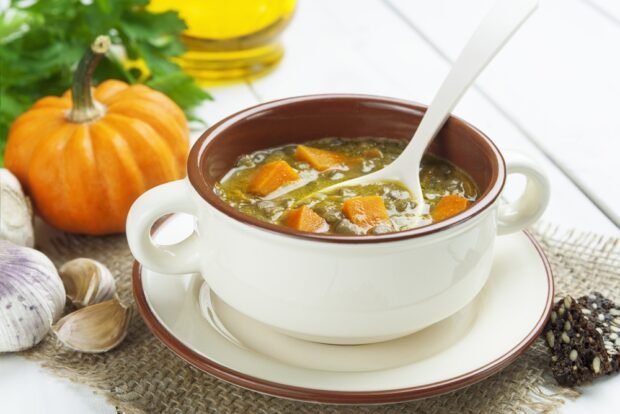 Soup with pumpkin and lentils 