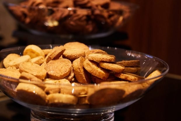 Walnut cookies with walnuts