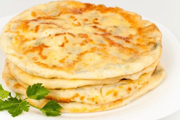 Khachapuri with minced meat 