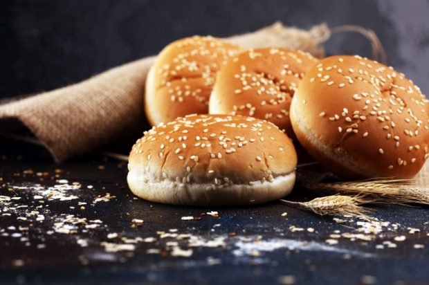 Sesame buns