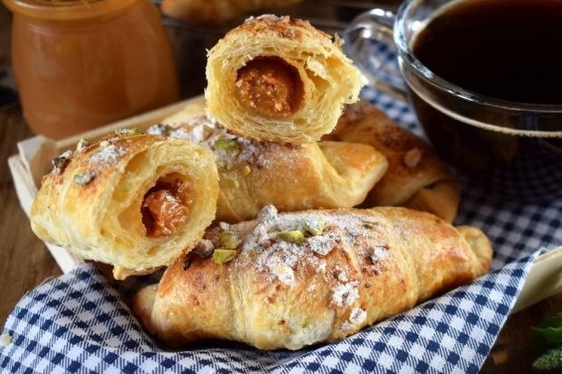 Croissants with boiled condensed milk and nuts