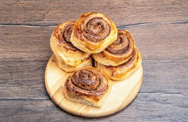 Cinnamon buns – a simple and delicious recipe, how to cook step by step