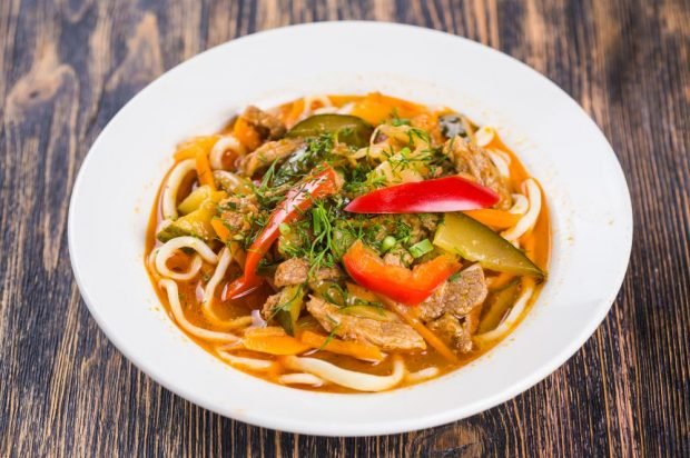 Lagman with turkey, eggplant and bell pepper