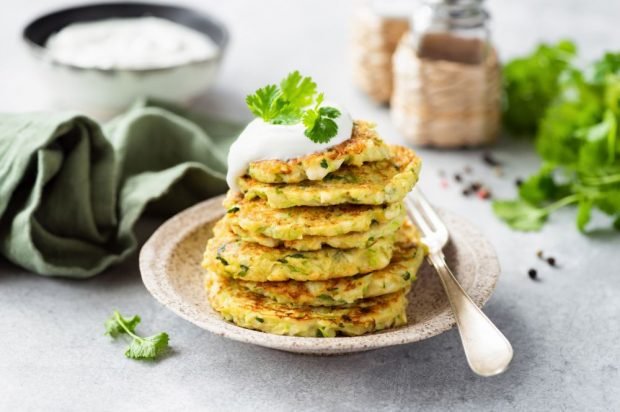 Zucchini and cheese fritters