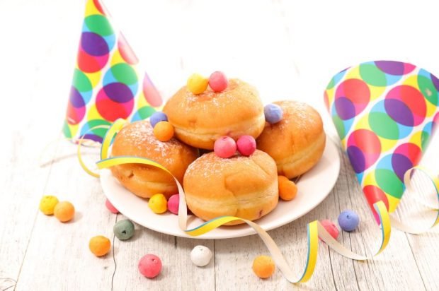 Butter doughnuts on yeast