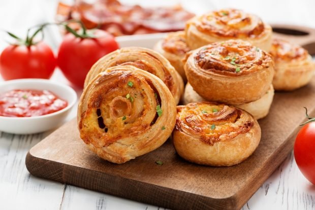 Cheese and bacon puffs are a simple and delicious recipe, how to cook step by step